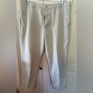 Men’s Dockers Flat Front Relaxed Fit Khaki Pants Size 40/32